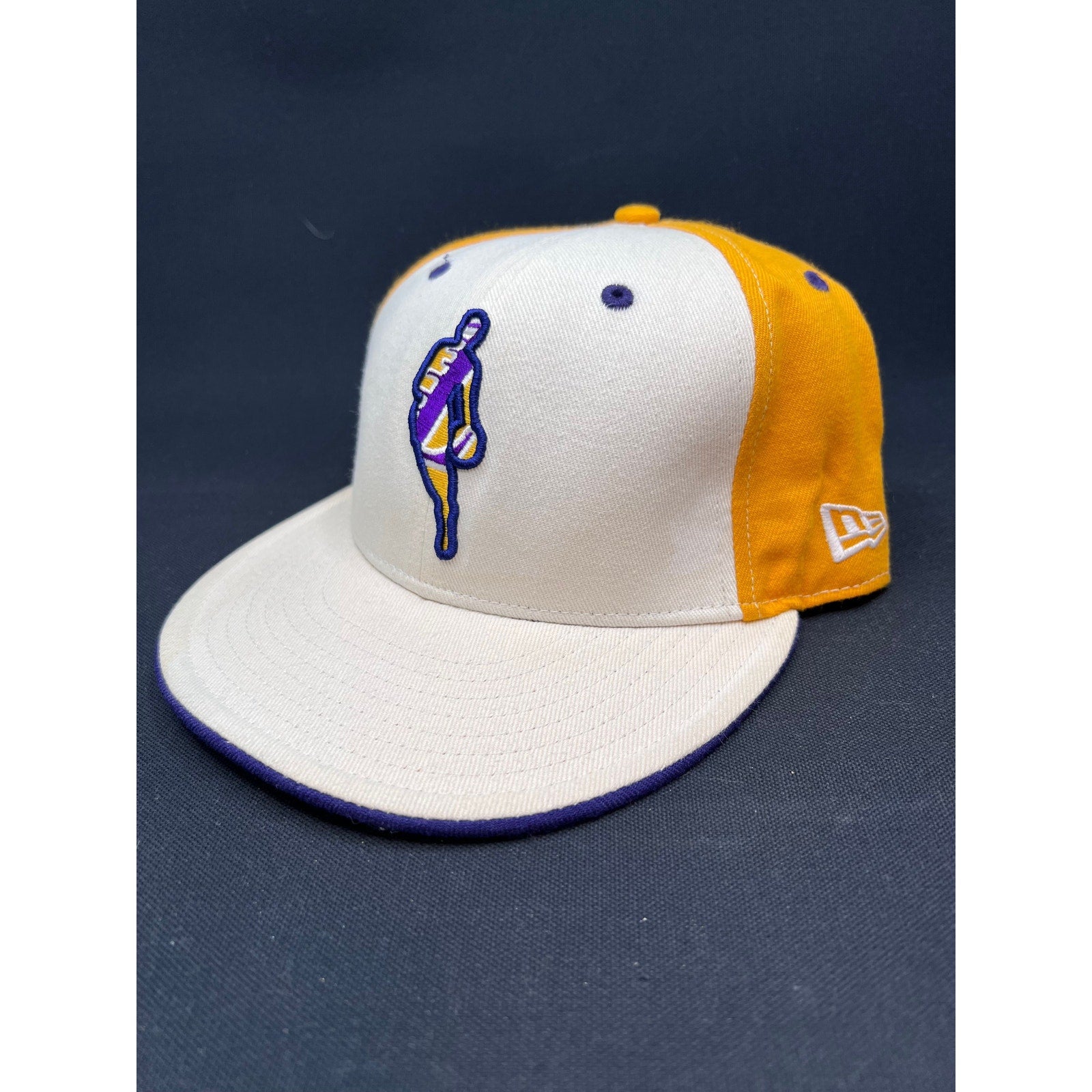 Vintage 2000s Lakers New Era 59FIFTY NBA Fitted Hat Purple Gold White 7 3/8