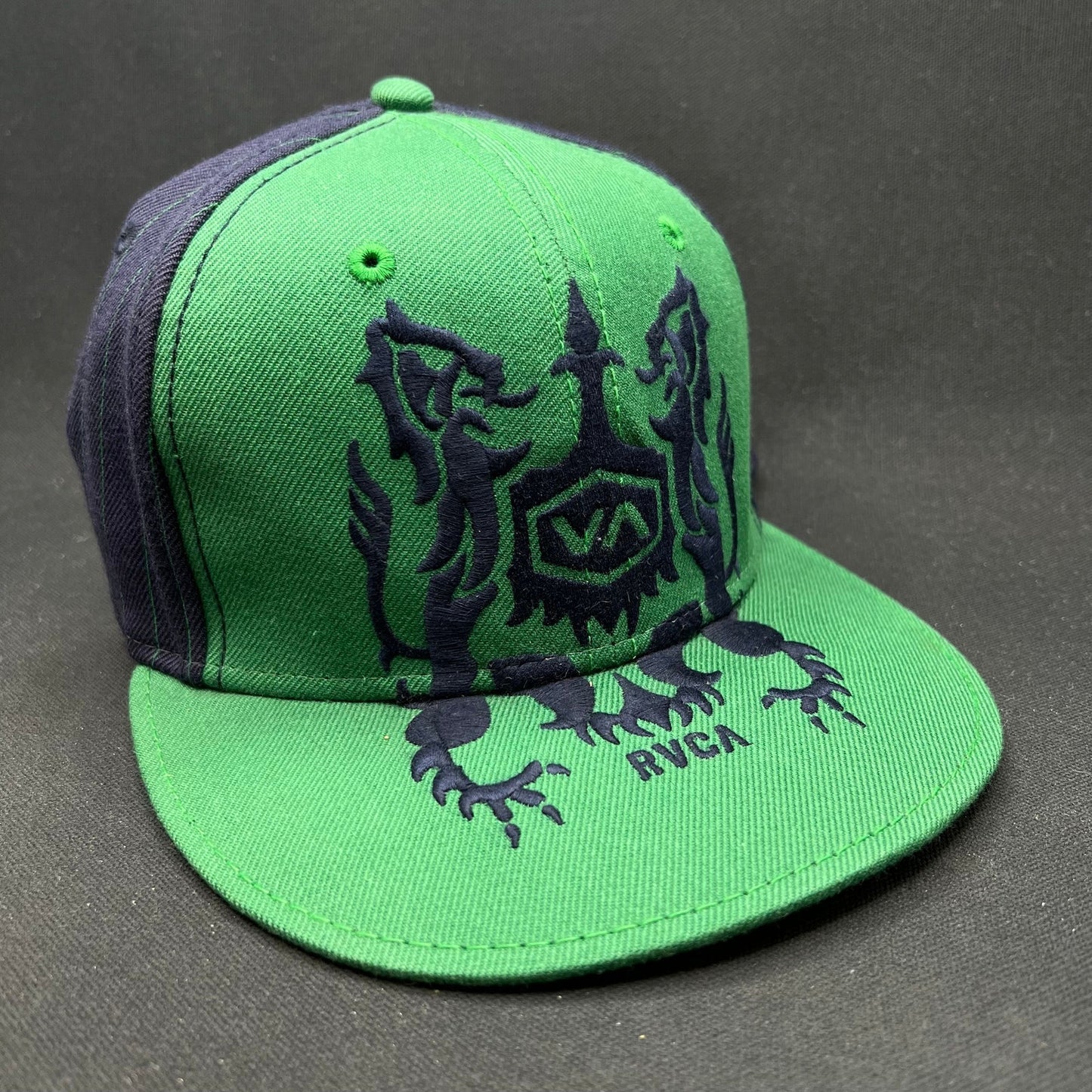 7 1/4 Y2K RVCA Crest Logo Snapback Hat Black White Pinstripe Brim