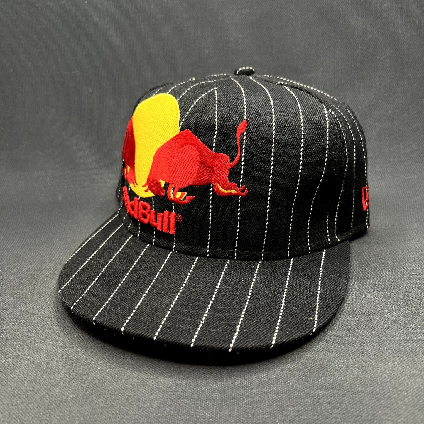 New Era 59FIFTY Red Bull Pinstripe Fitted Hat Black White Size 7 1/4