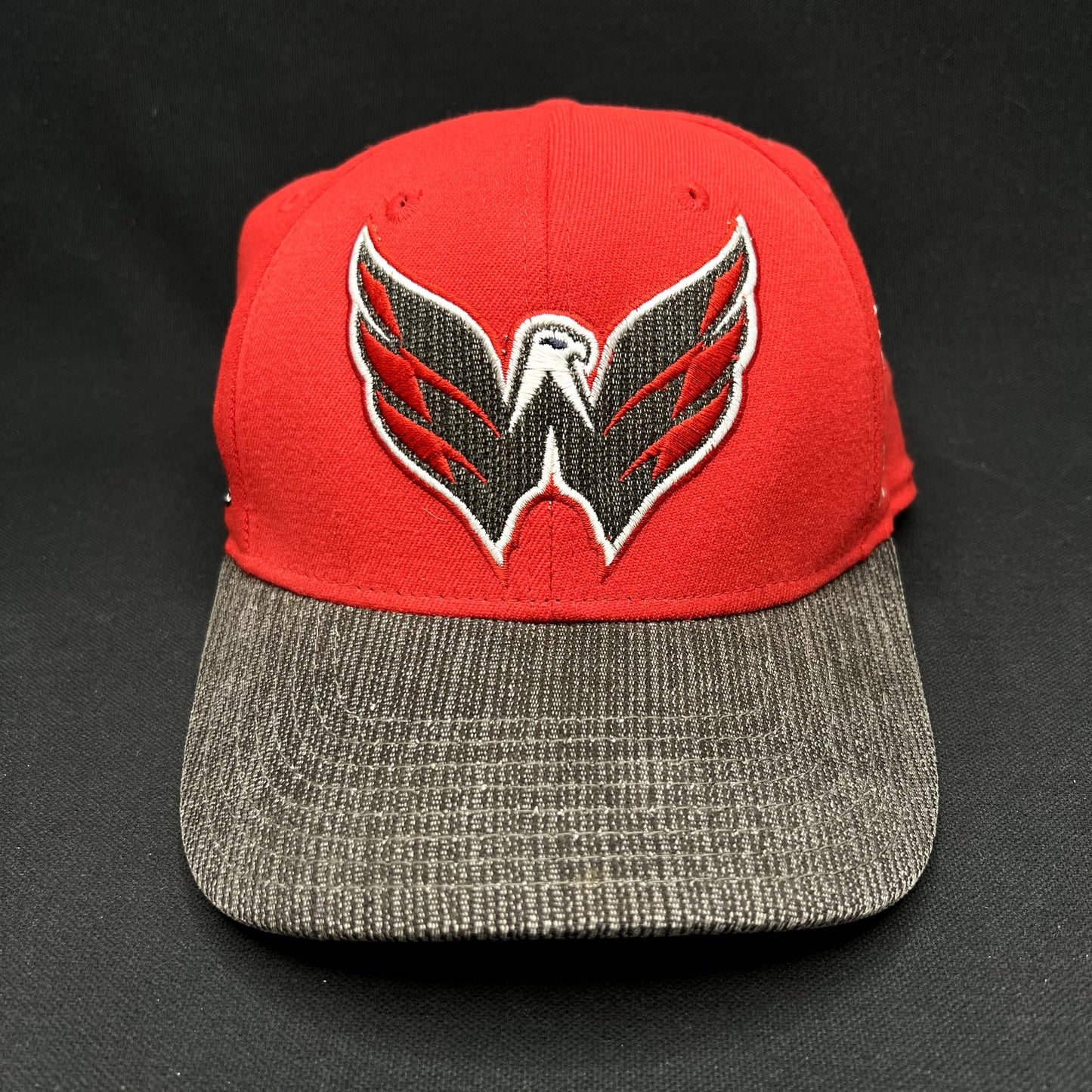 Washington Capitals Reebok Center Ice Fitted Hat L/XL NHL Red Gray