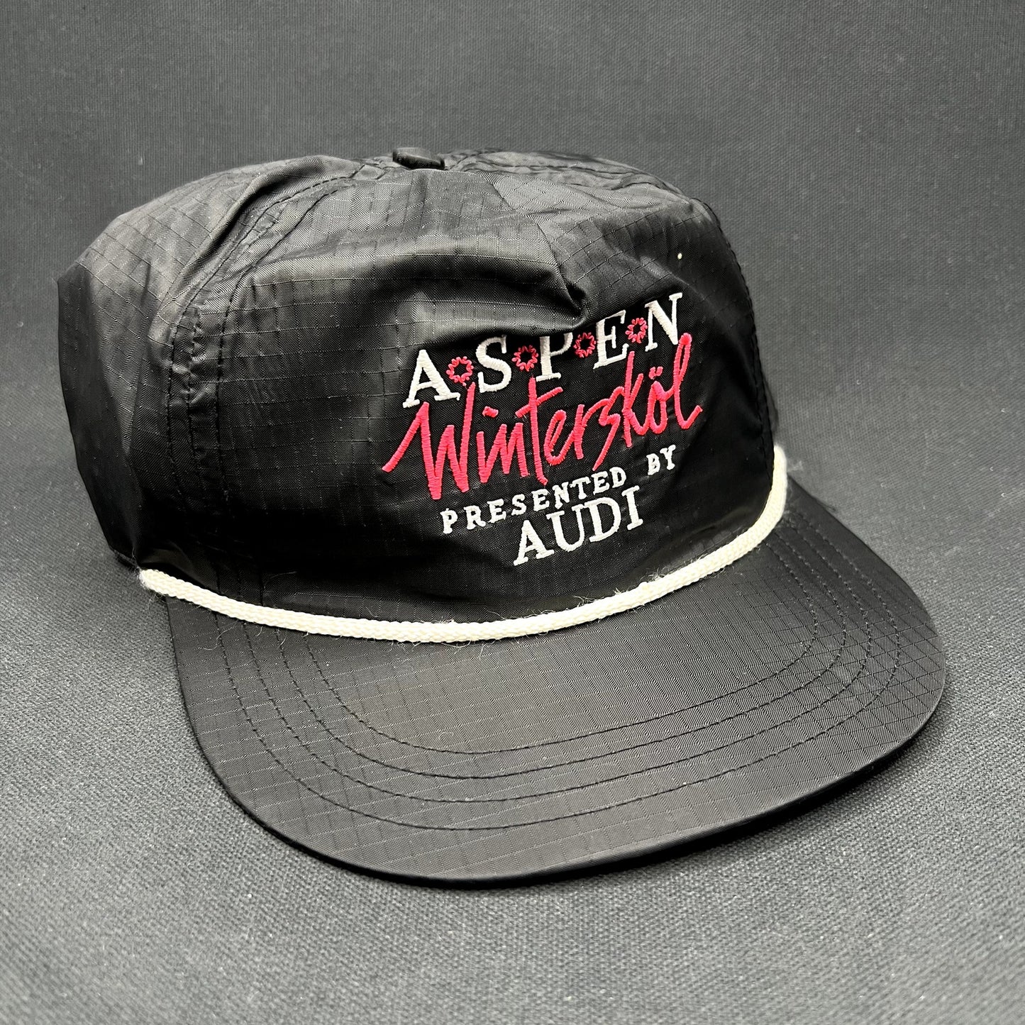 Vintage Aspen Wintersköl Audi Snapback Hat USA Made Ski Festival Cap