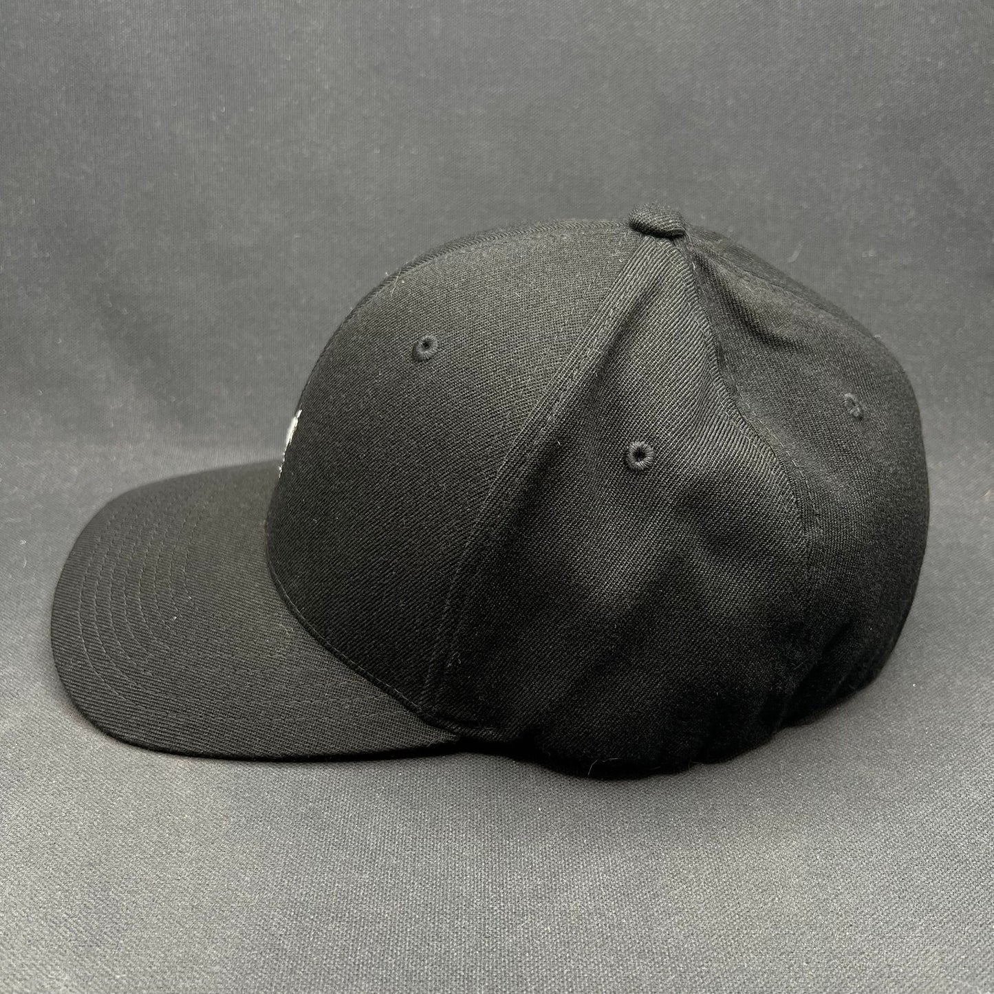 Kangol Black Flexfit Baseball Cap Hat Kangaroo Logo M/L Clean