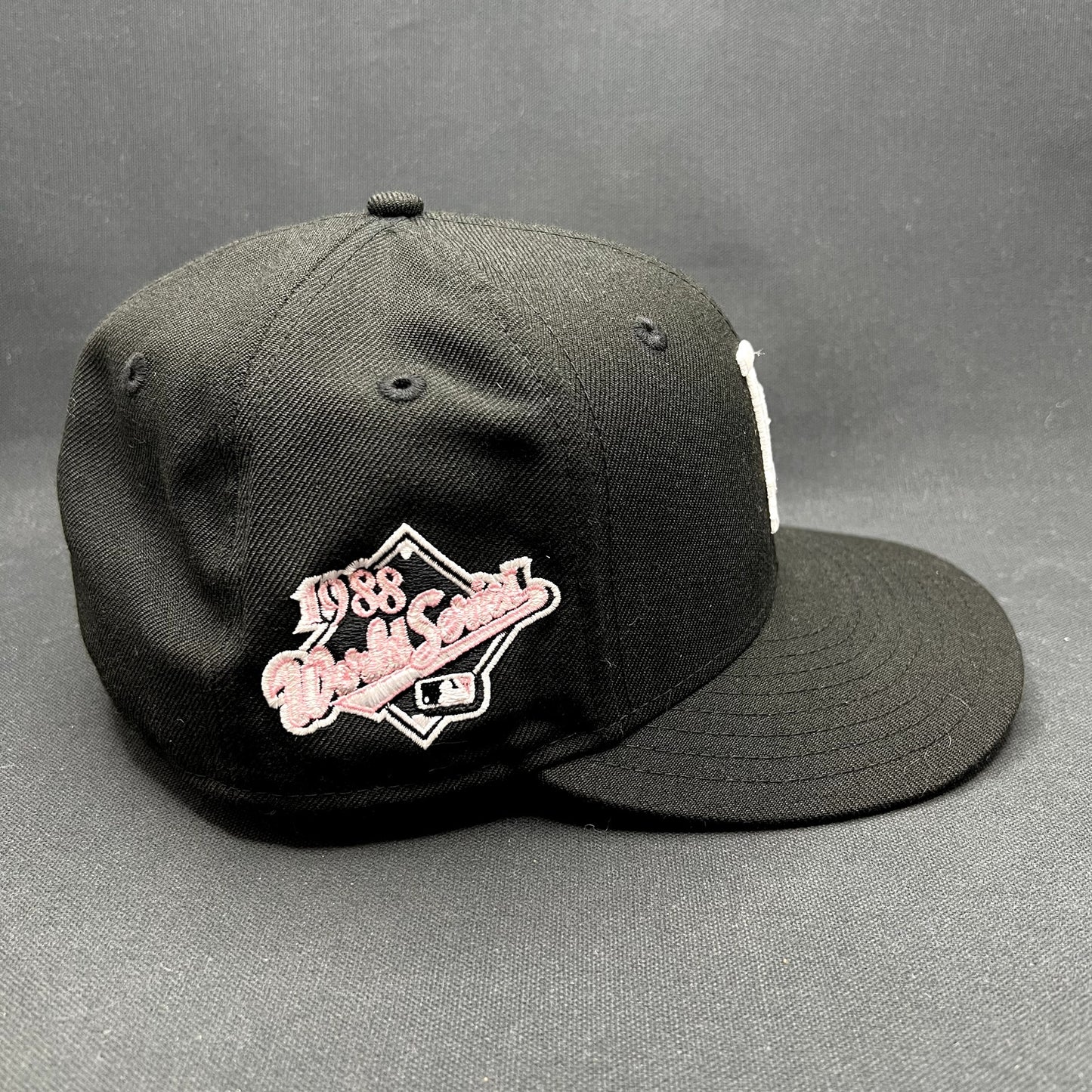 New Era LA Dodgers 59FIFTY Fitted Hat 7 1/8 Black Pink Undervisor