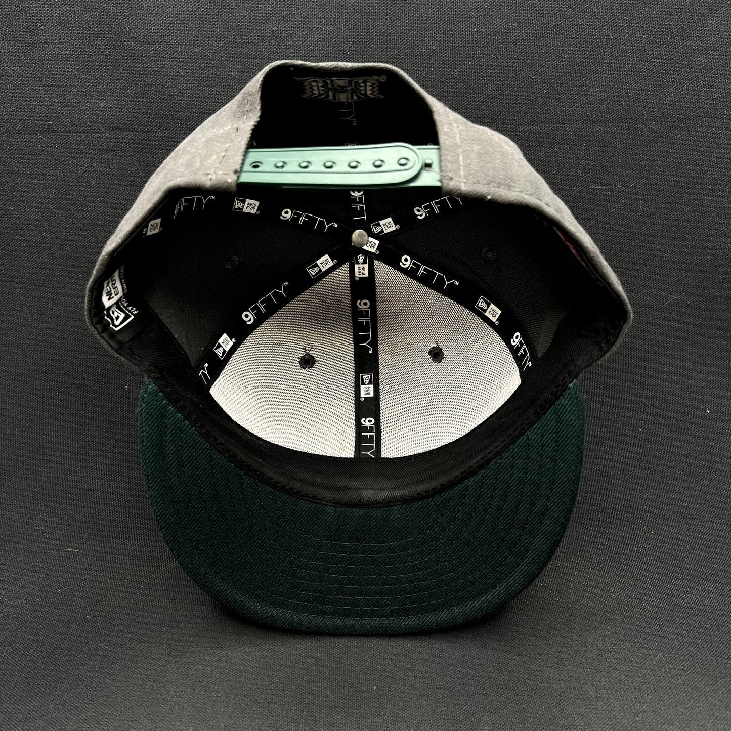 New Era 9FIFTY University of Hawaii Warriors Snapback Hat Gray Green NCAA