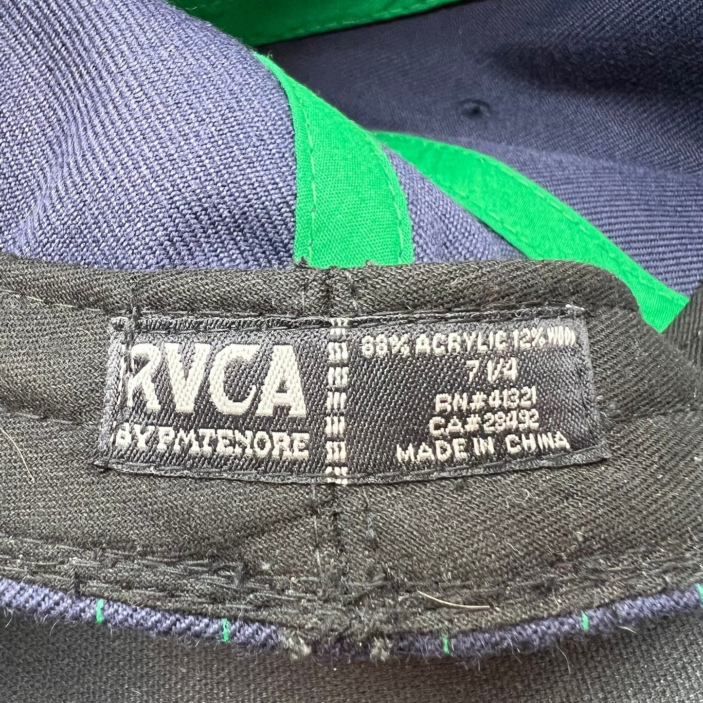 7 1/4 Y2K RVCA Crest Logo Snapback Hat Black White Pinstripe Brim