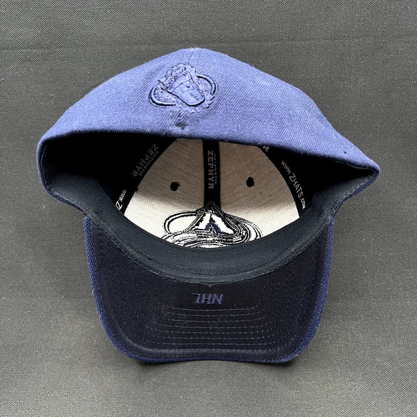Colorado Avalanche NHL Zephyr Z-Fit M/L Navy Blue Fitted Hat Tone-on-Tone Logo