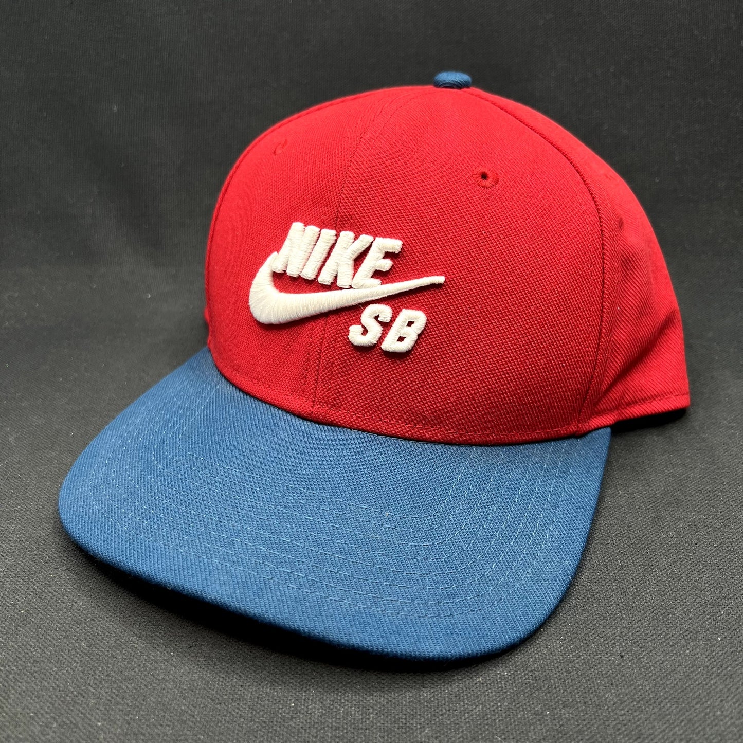 Nike SB Snapback Hat Red Blue Skateboarding Cap Pro Performancew