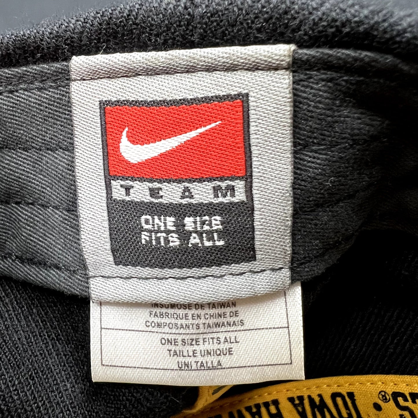 Vintage Nike Iowa Hawkeyes Strapback Hat Black Yellow Team Sports Cap