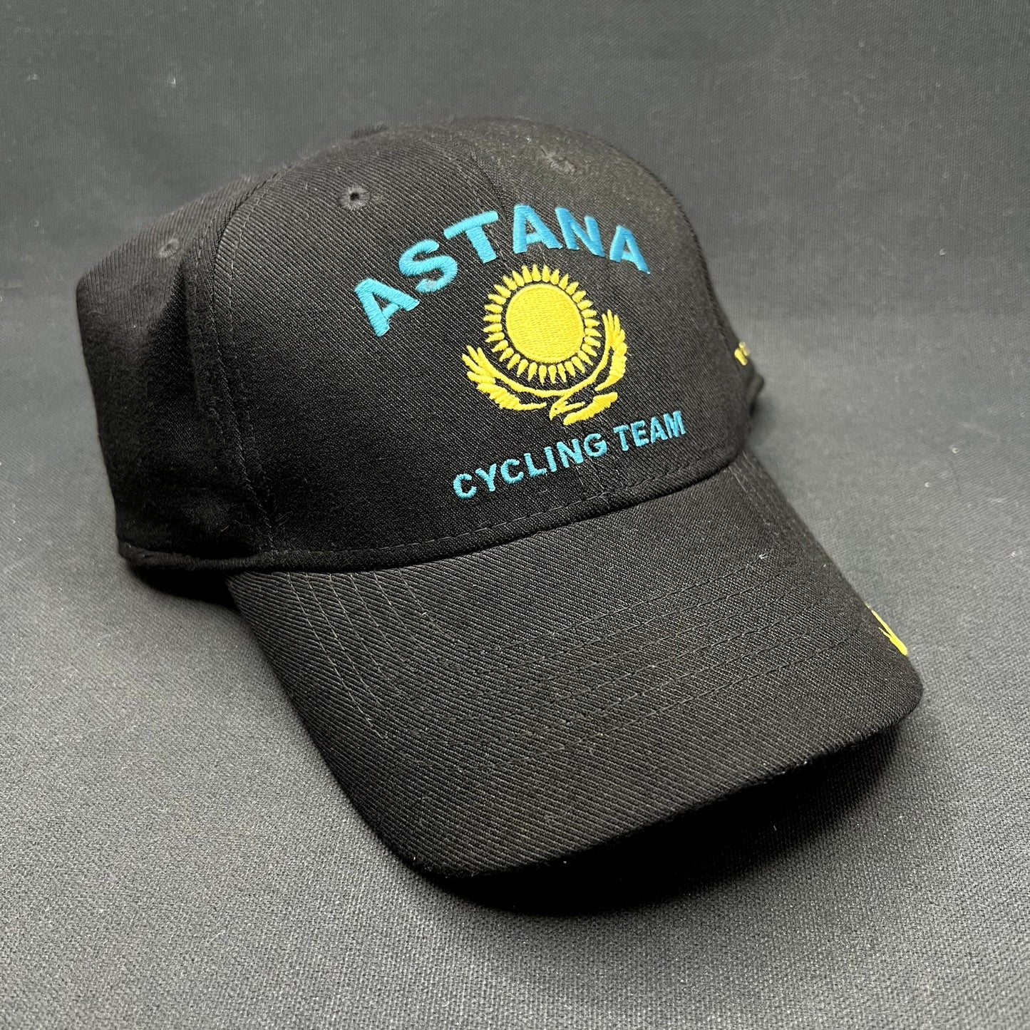 Nike Team Astana Cycling Team Trek Cap M/L Kazakhstan Livestrong Tour de France