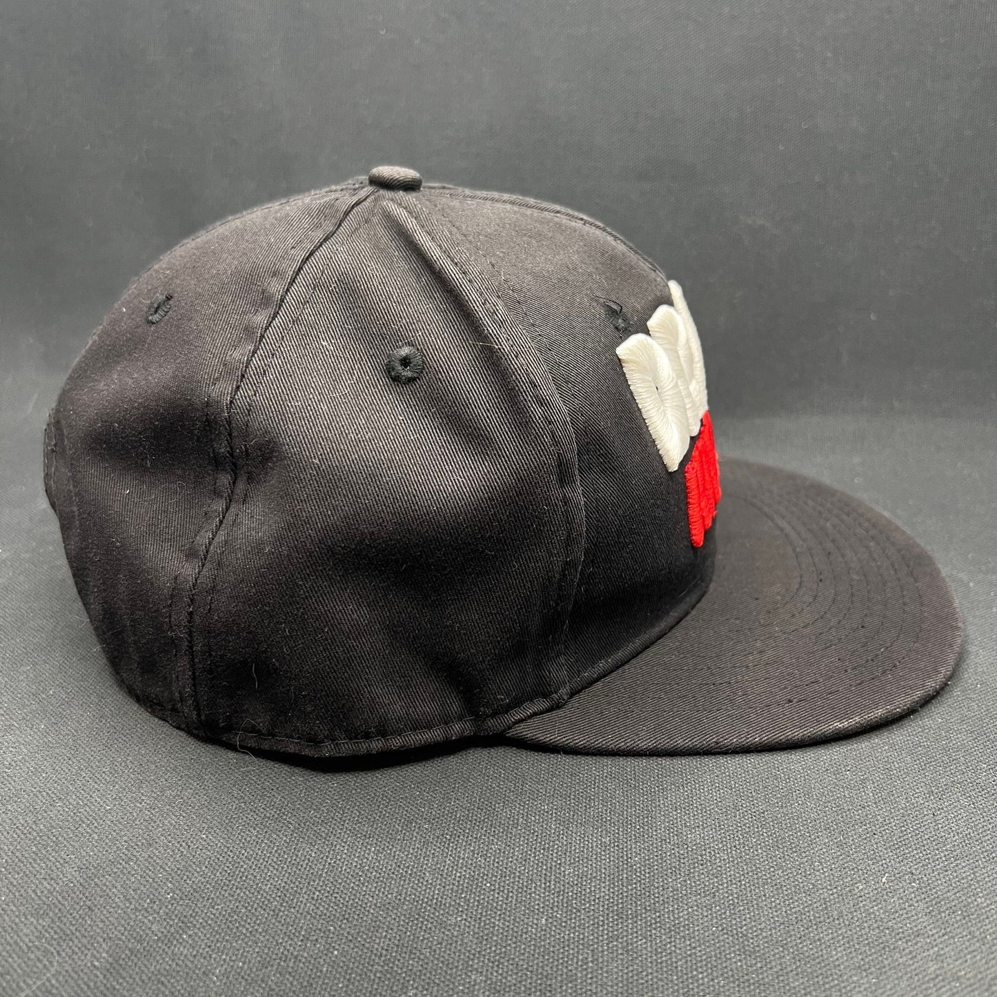 Vintage Drake Knows Snapback Hat 3D Embroidered Cap