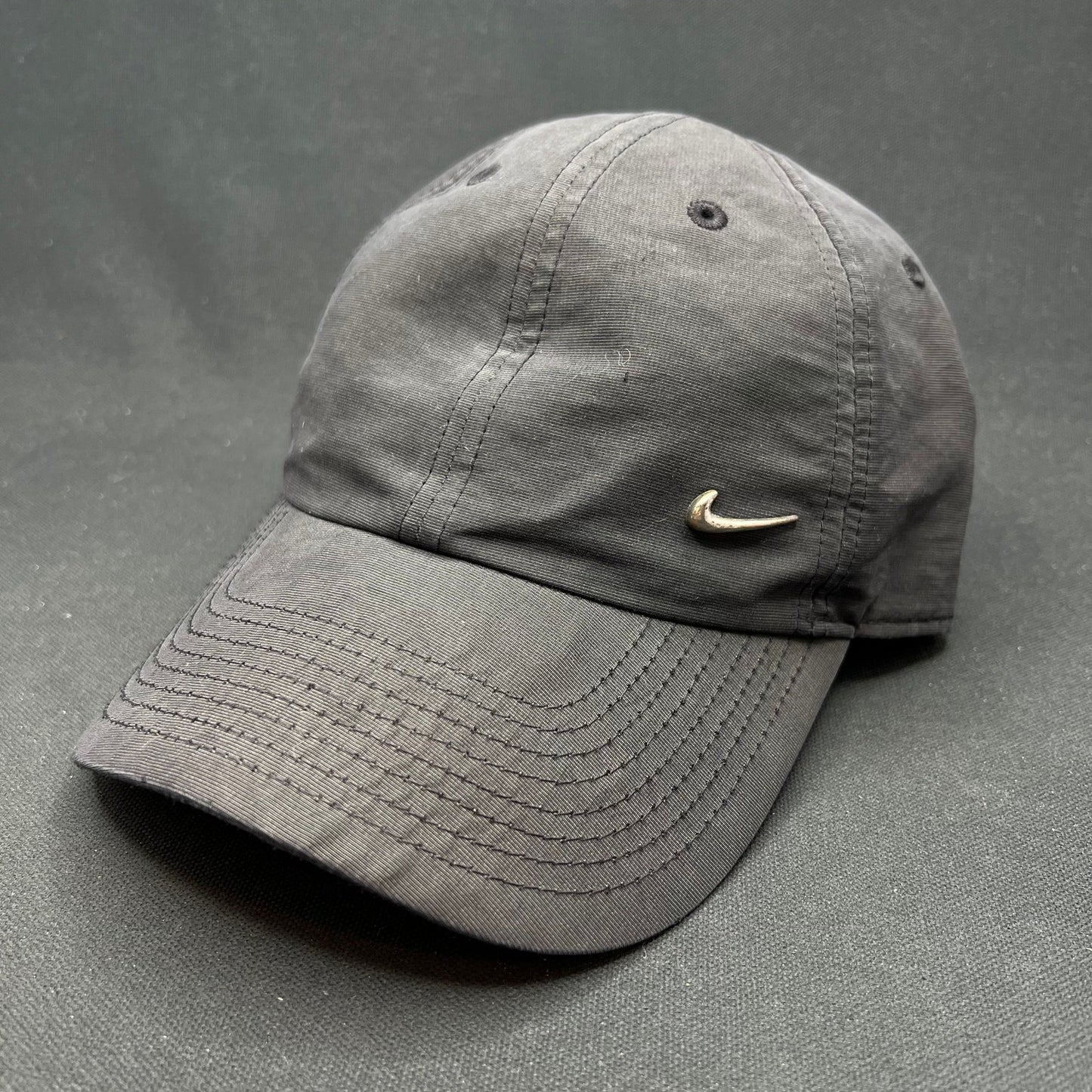 Nike Heritage 86 Black Strapback Hat Mini Swoosh