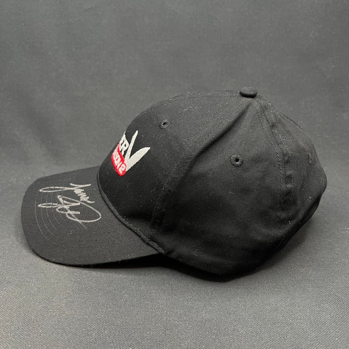 MacGyver Season 2 Cast Crew Signed Hat Vintage TV Promo
