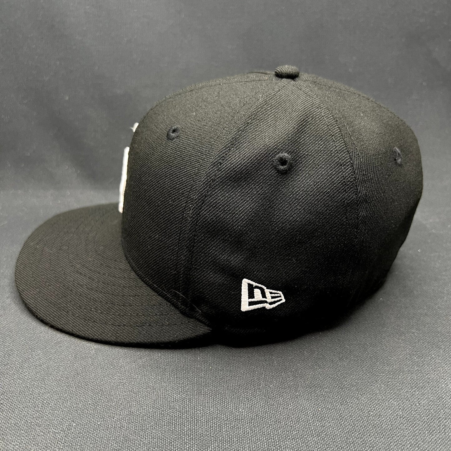 New Era LA Dodgers 59FIFTY Fitted Hat 7 1/8 Black Pink Undervisor