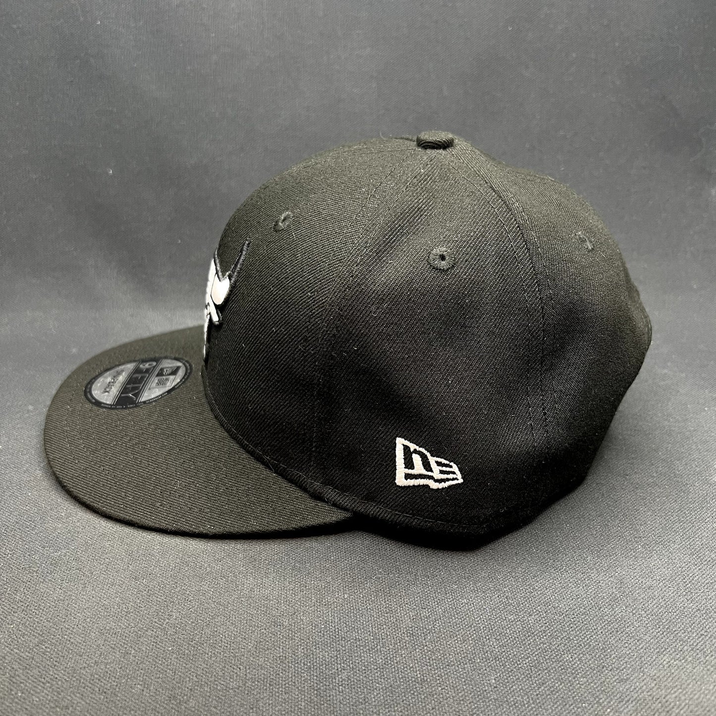 Chicago Bulls Blackout Logo New Era 9FIFTY Snapback Hat NBA Black NWT