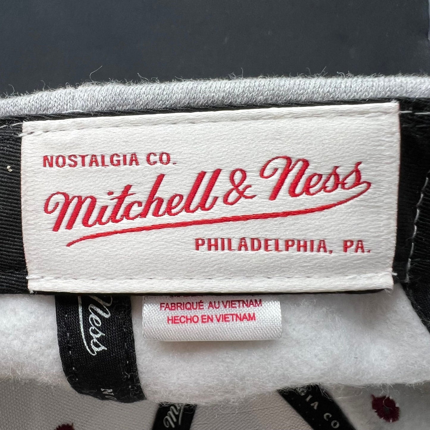 Mitchell & Ness Cavaliers Snapback Hat NBA Script Gray Red