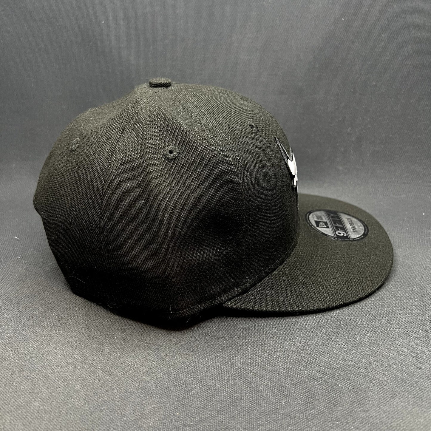 Chicago Bulls Blackout Logo New Era 9FIFTY Snapback Hat NBA Black NWT