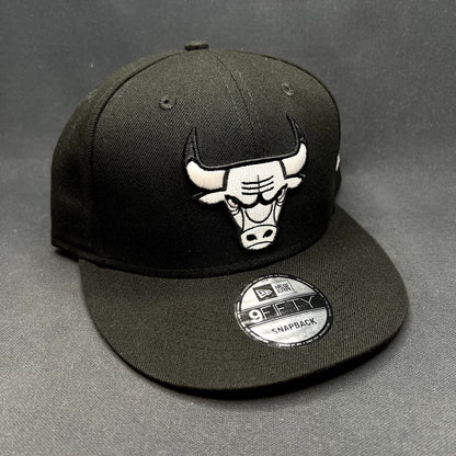 Chicago Bulls Blackout Logo New Era 9FIFTY Snapback Hat NBA Black NWT