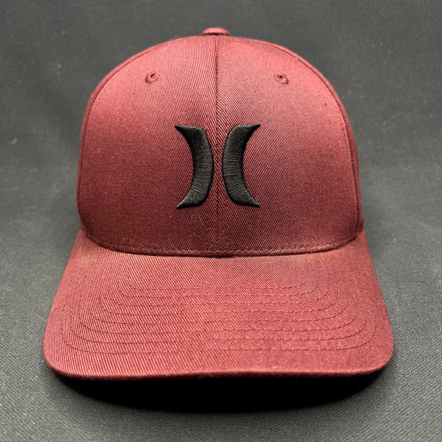 Hurley Flexfit S/M Burgundy Black Logo Stretch Fit Hat
