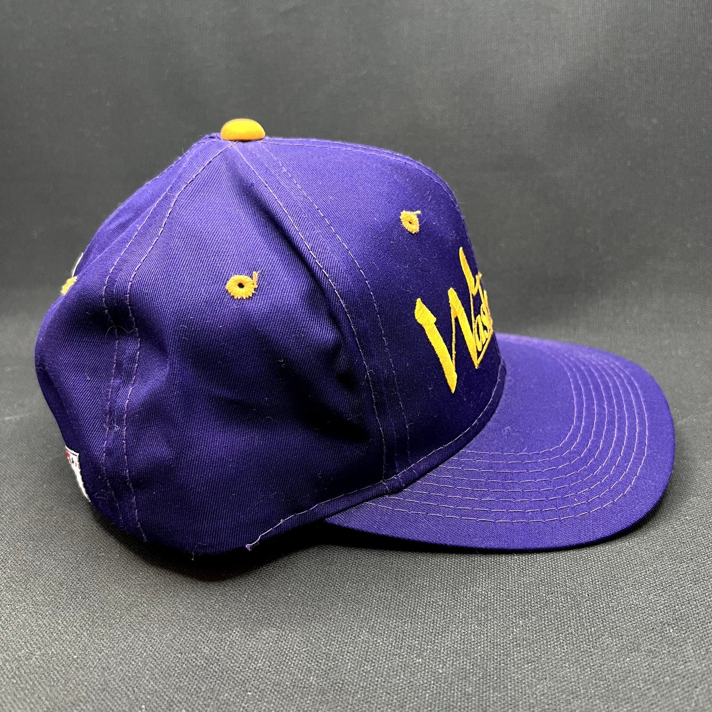 Vintage Washington Huskies The Game Snapback Hat Purple NCAA USA