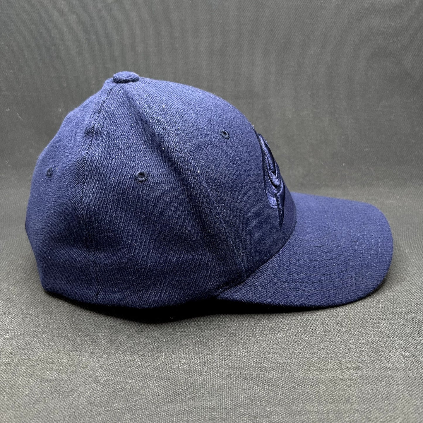Colorado Avalanche NHL Zephyr Z-Fit M/L Navy Blue Fitted Hat Tone-on-Tone Logo