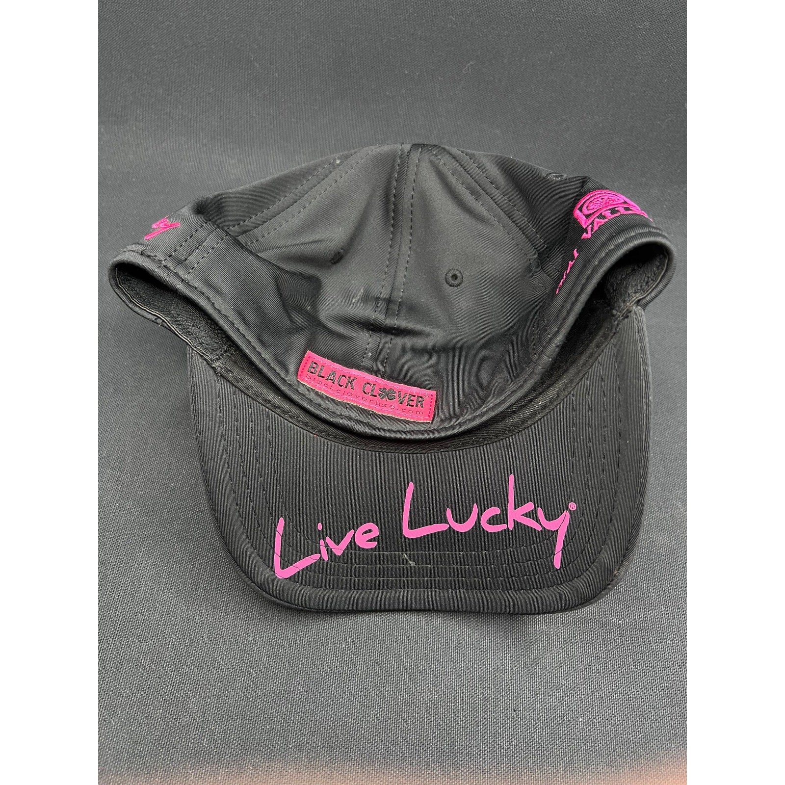 Black Clover “Live Lucky” Valley Inn Hat – Black & Pink 4-Leaf Clover S/M