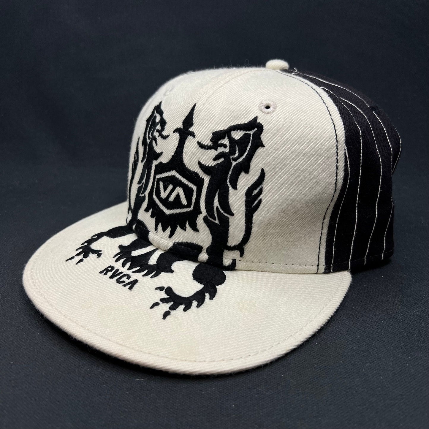 7 1/2 RVCA Crest Graphic Fitted Hat Black White Y2K