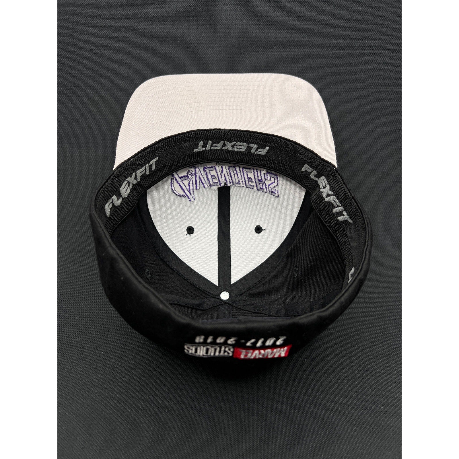 RARE Avengers Endgame Cast & Crew Flexfit Hat L/XL – Marvel Studios 2017–2019