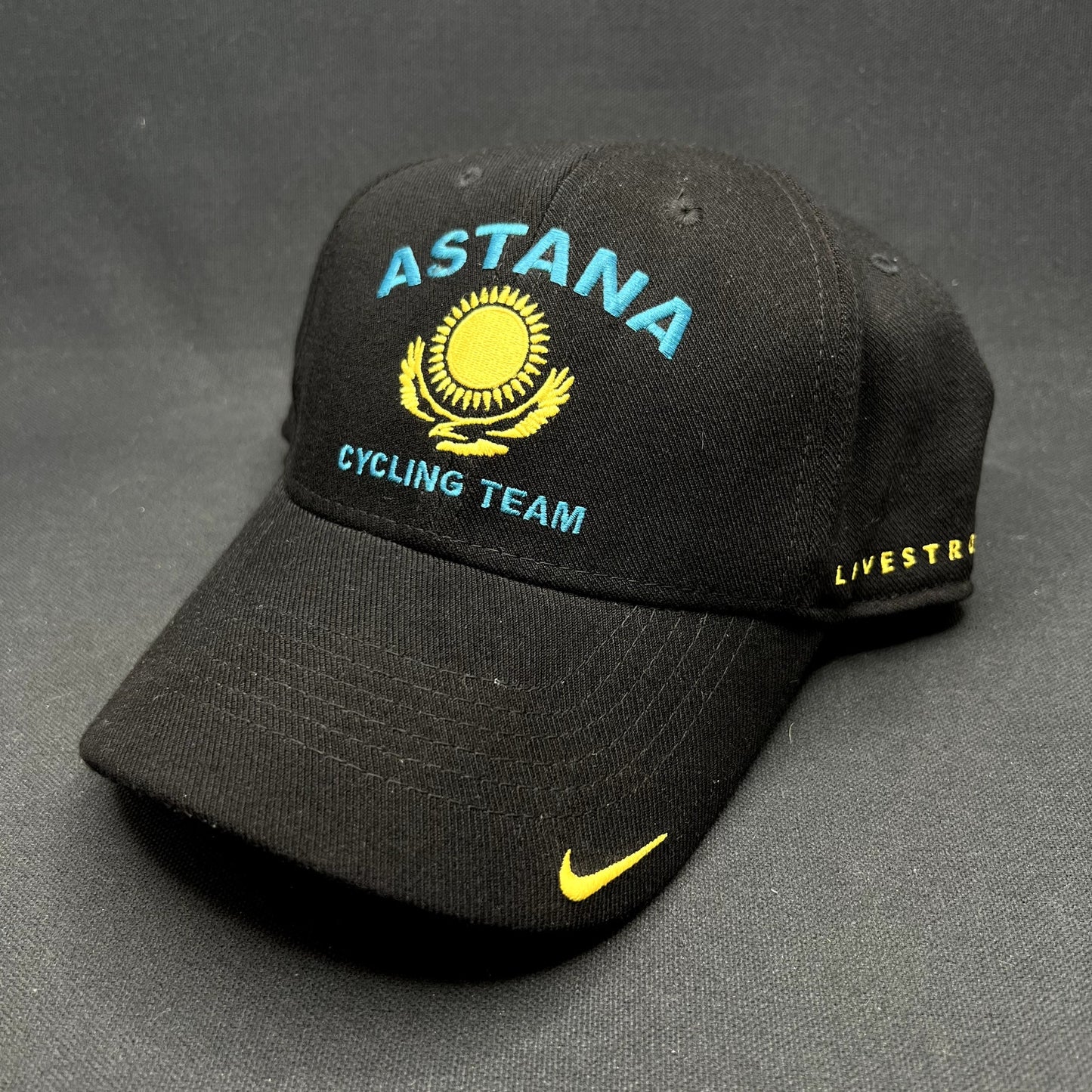 Nike Team Astana Cycling Team Trek Cap M/L Kazakhstan Livestrong Tour de France