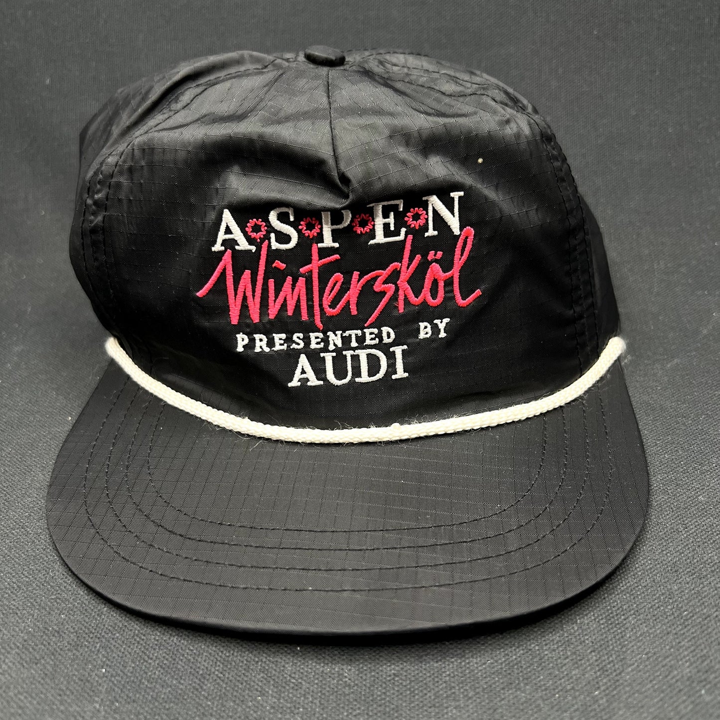Vintage Aspen Wintersköl Audi Snapback Hat USA Made Ski Festival Cap