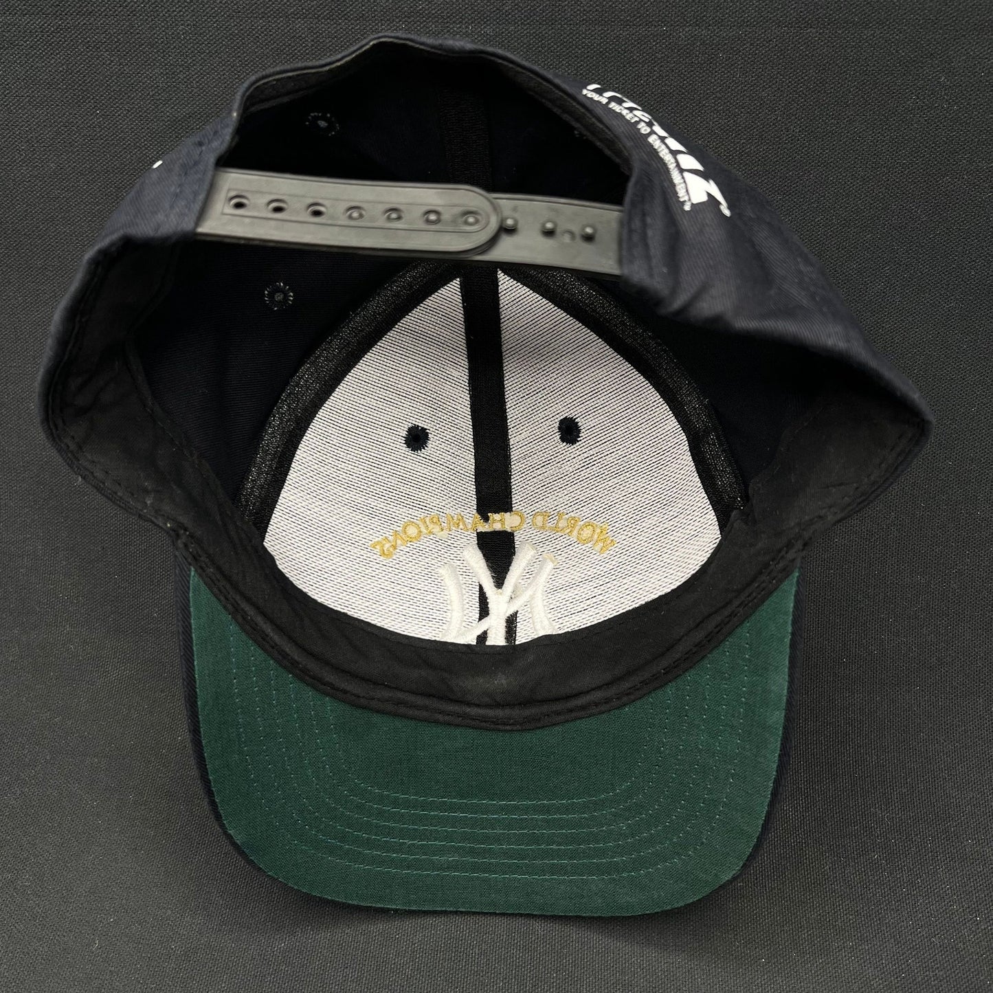 Vintage New York Yankees 3-Peat World Champions Snapback 1998-2000