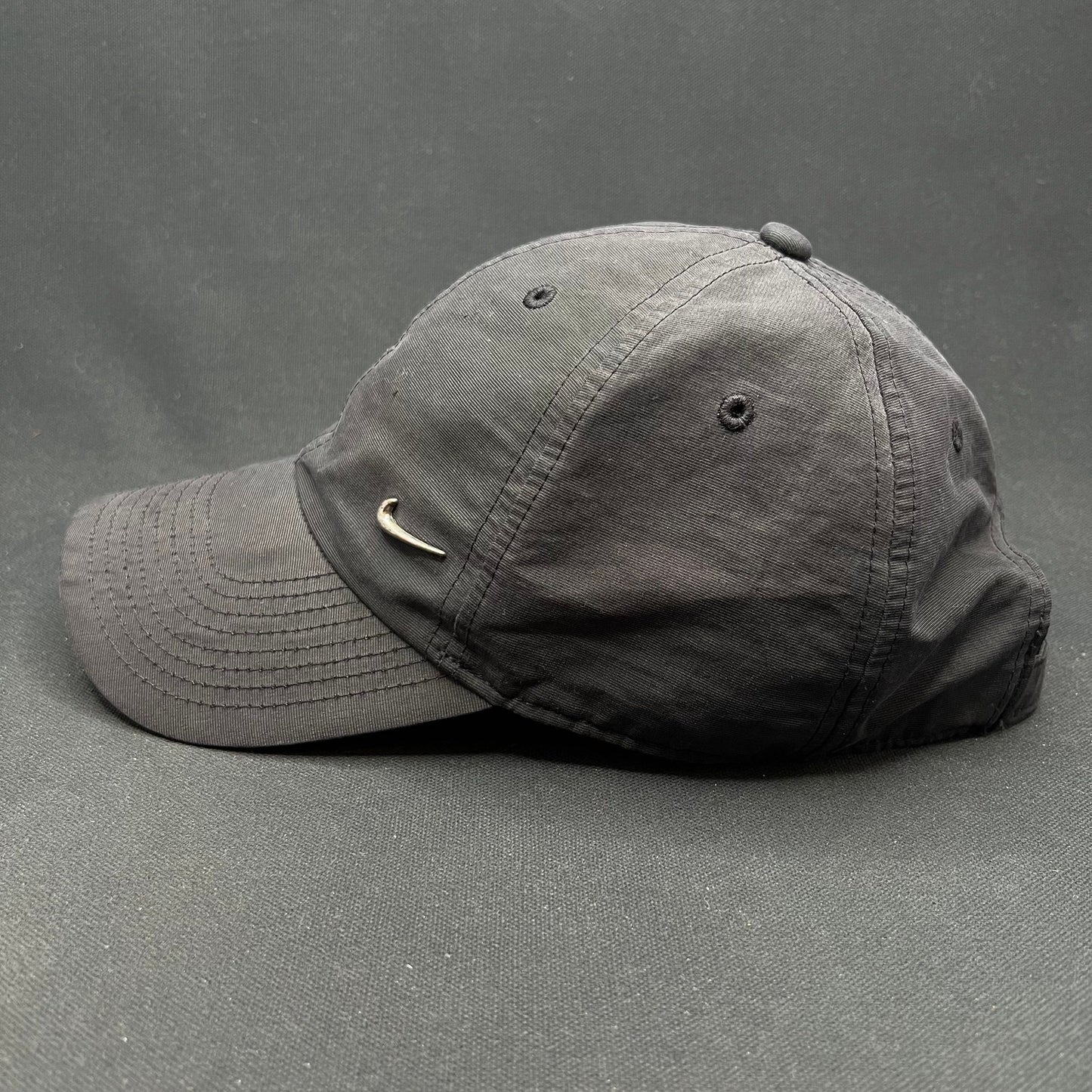 Nike Heritage 86 Black Strapback Hat Mini Swoosh