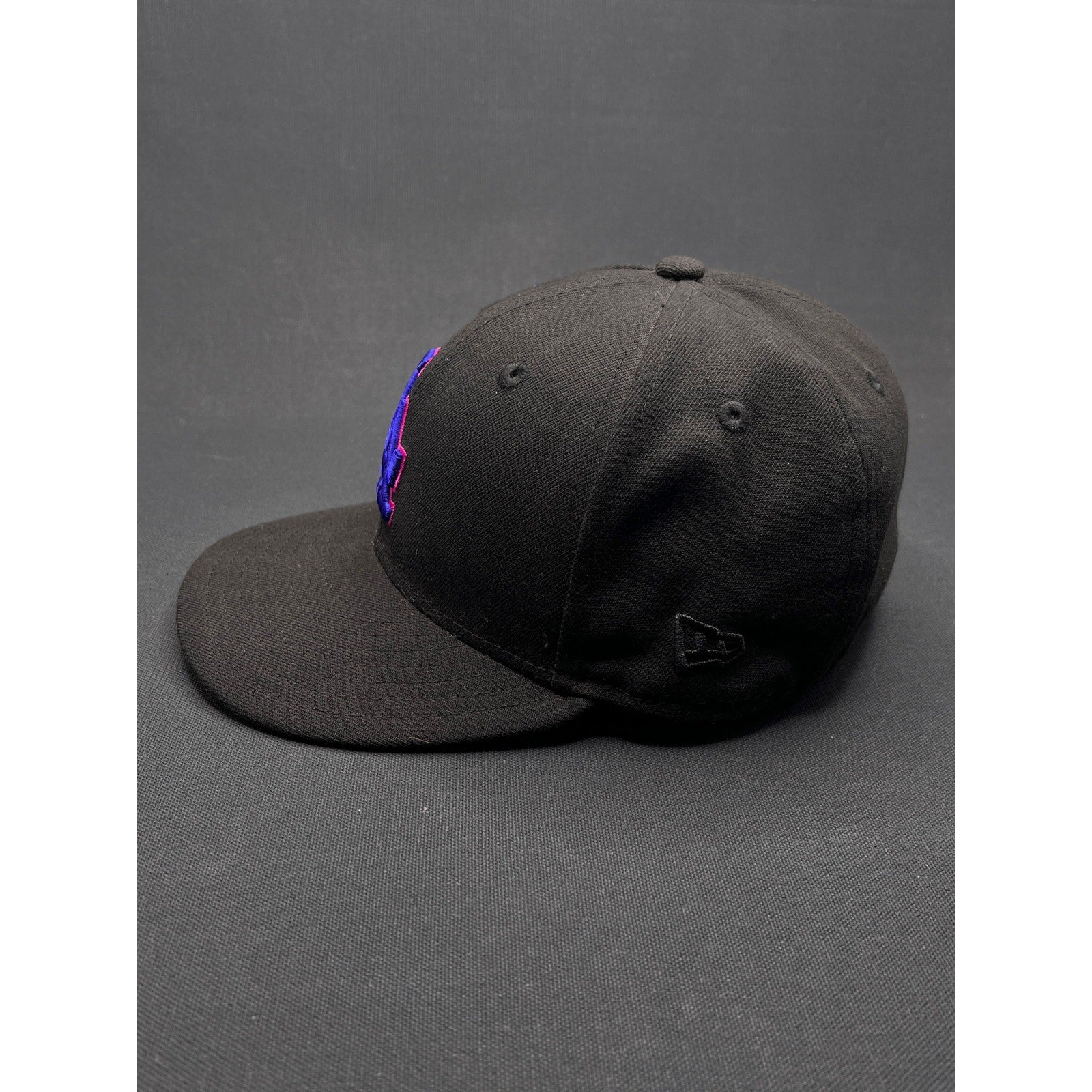 New Era LA “60 Years” Black Fitted Hat – Pink/Blue Embroidery (7 1/4)