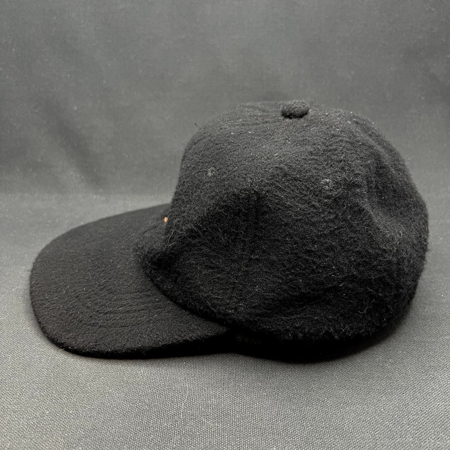 Vintage 1995 Taz Tasmanian Devil Wool Ear Flap Snapback Winter Hat