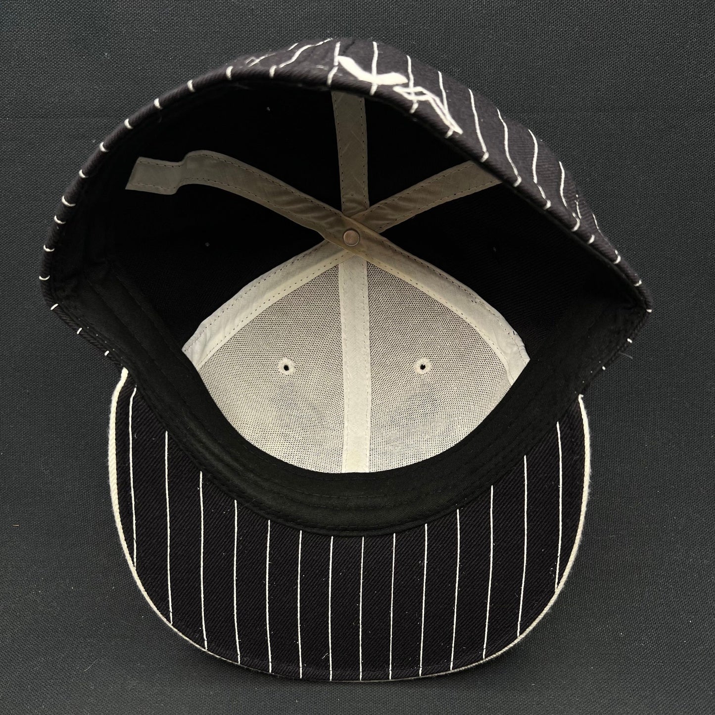 7 1/2 RVCA Crest Graphic Fitted Hat Black White Y2K
