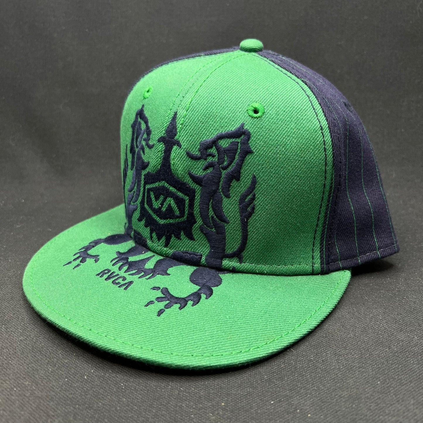 7 1/4 Y2K RVCA Crest Logo Snapback Hat Black White Pinstripe Brim
