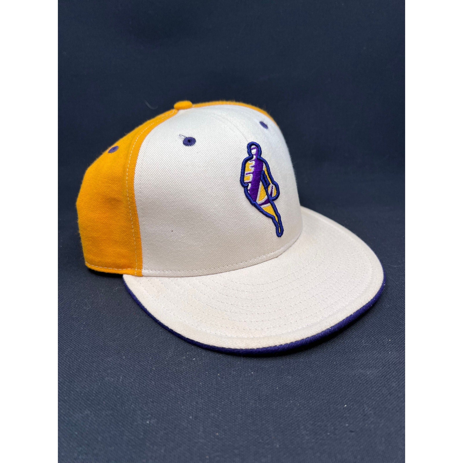 Vintage 2000s Lakers New Era 59FIFTY NBA Fitted Hat Purple Gold White 7 3/8