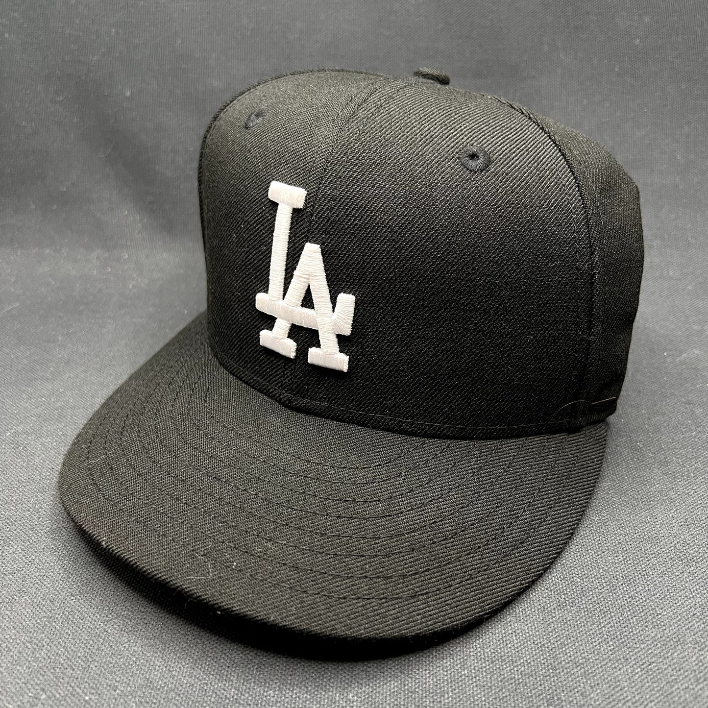 New Era LA Dodgers 59FIFTY Fitted Hat 7 1/8 Black Pink Undervisor