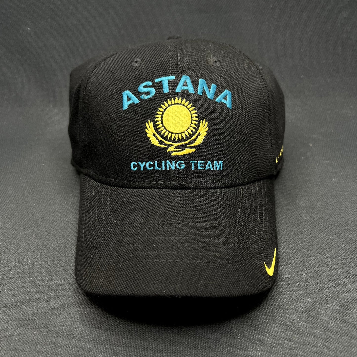 Nike Team Astana Cycling Team Trek Cap M/L Kazakhstan Livestrong Tour de France