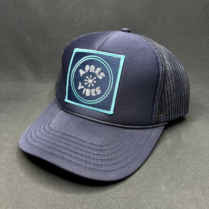 Après Vibes Friday Feelin’ Snapback Trucker Hat Navy Ski Resort Winter Cap