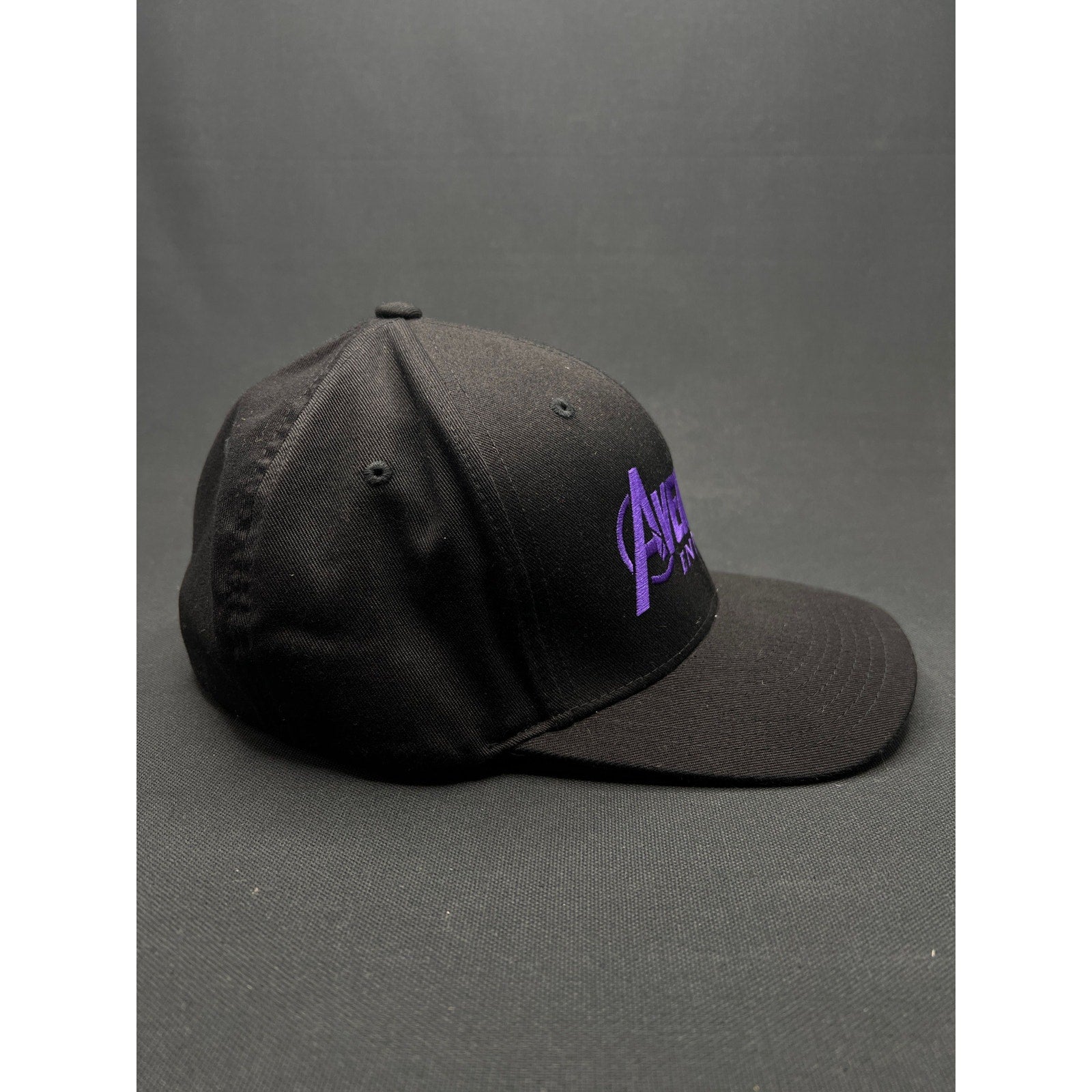 RARE Avengers Endgame Cast & Crew Flexfit Hat L/XL – Marvel Studios 2017–2019