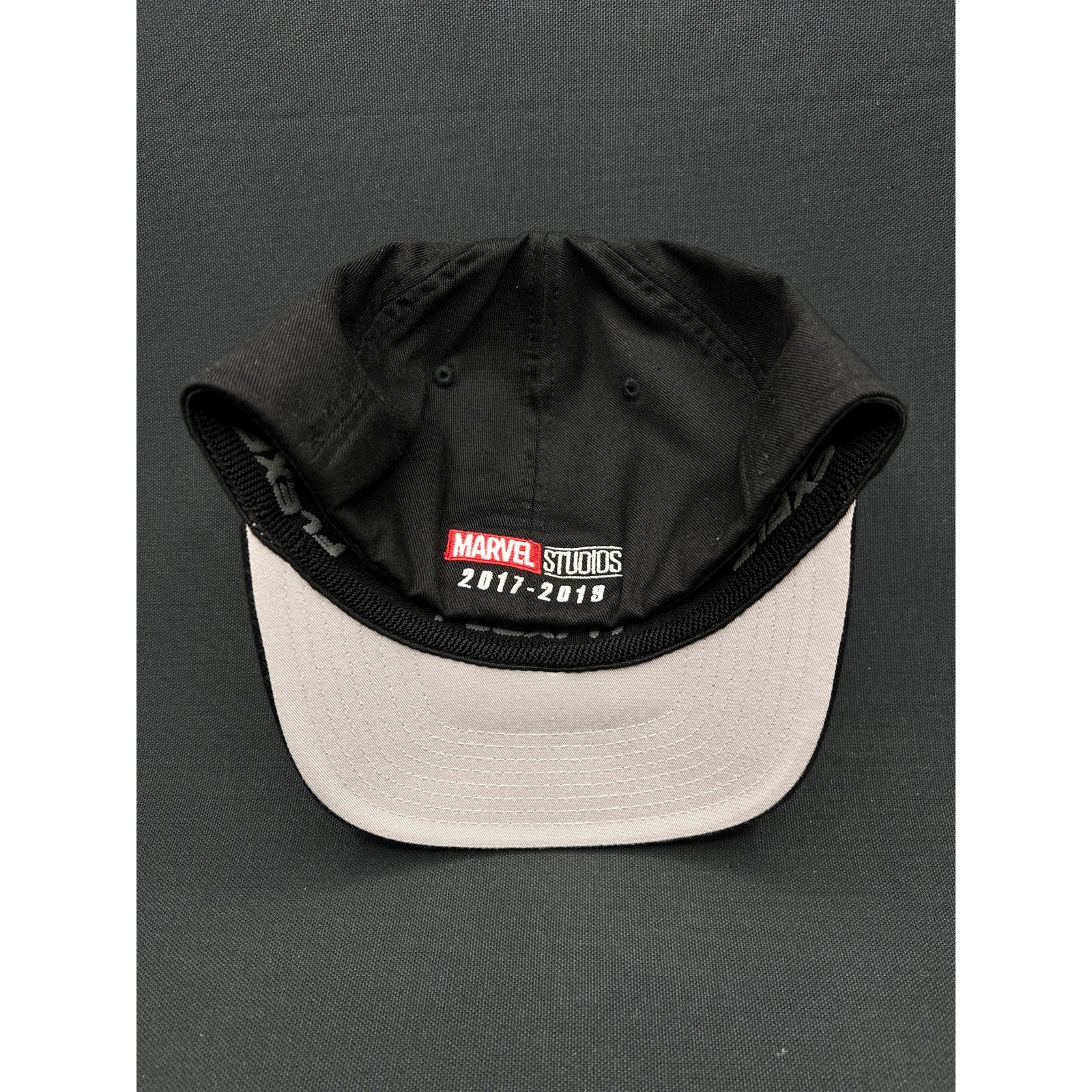 RARE Avengers Endgame Cast & Crew Flexfit Hat L/XL – Marvel Studios 2017–2019