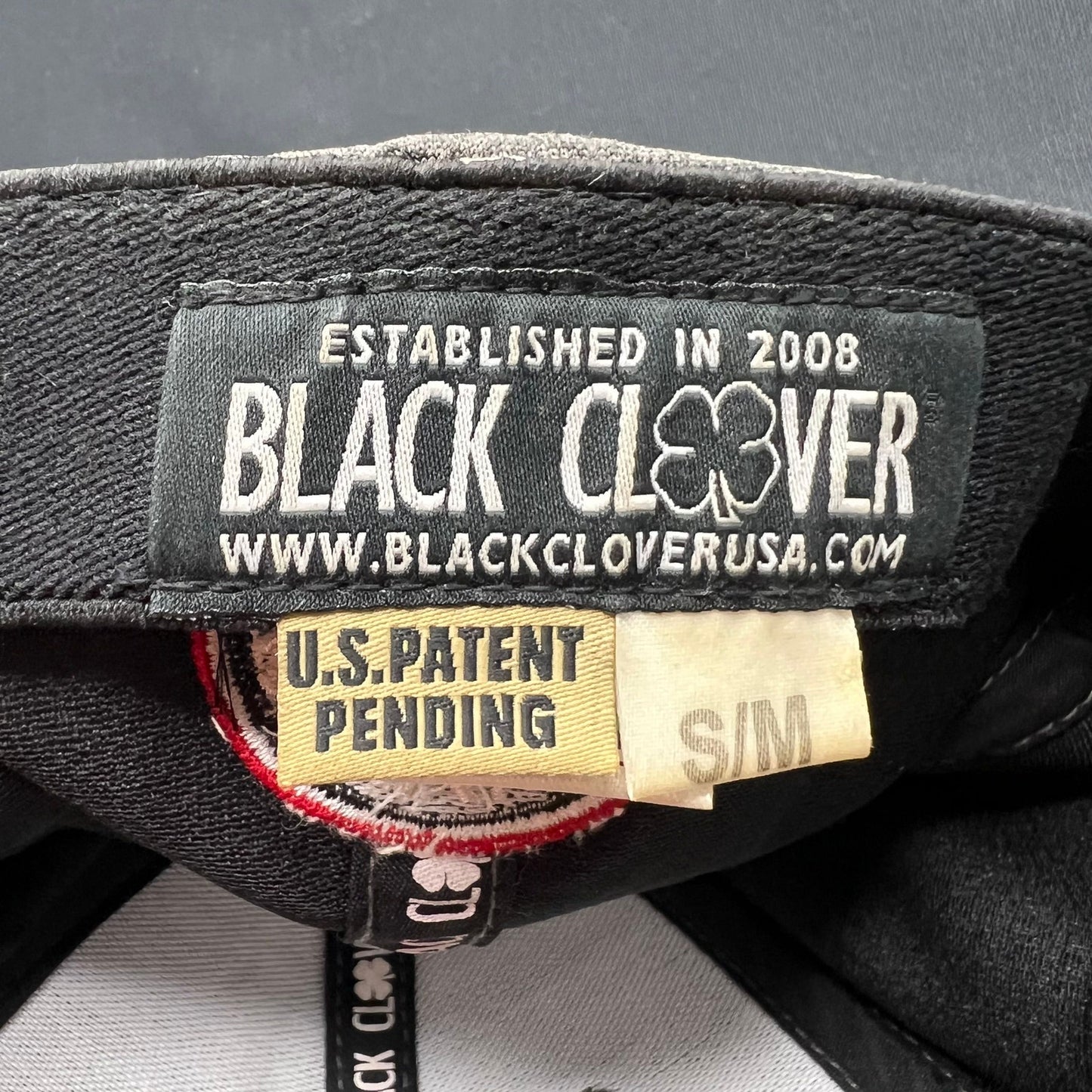 Black Clover California Bear Clover Hat Memory Fit Gray Golf Cap