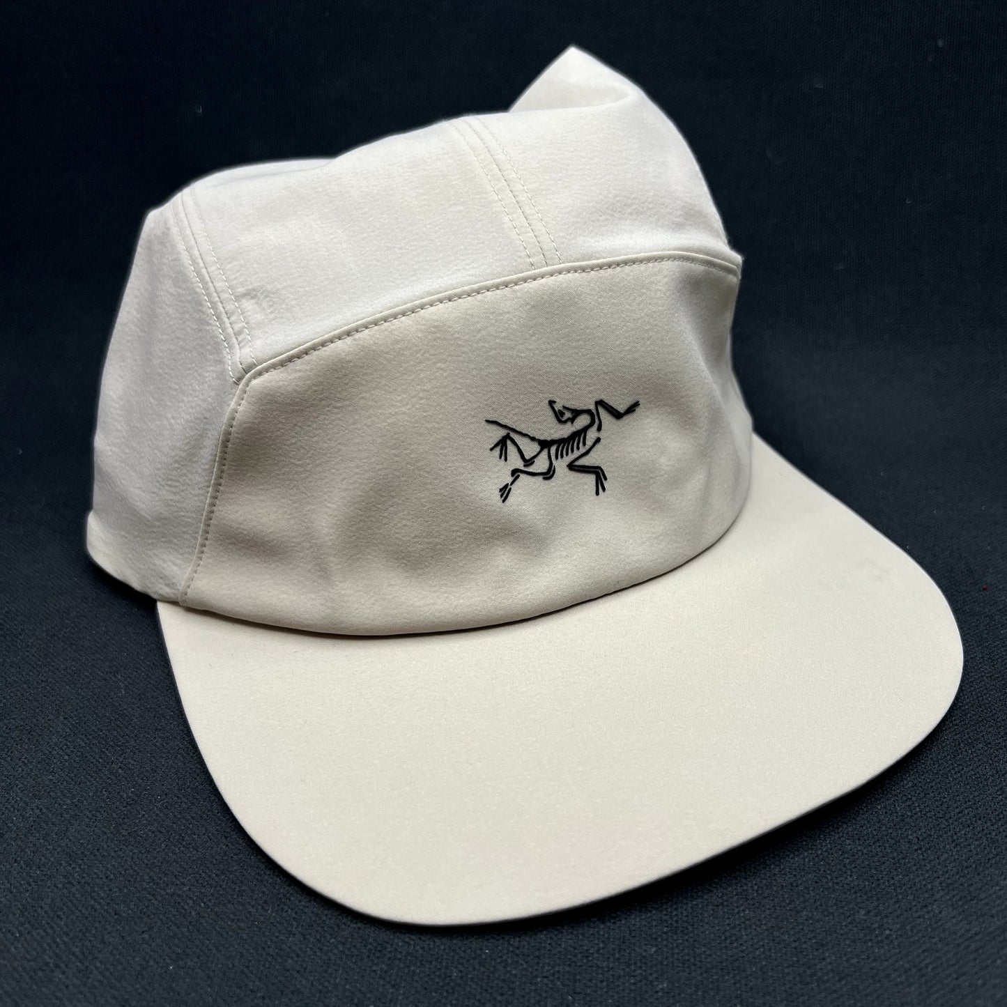 Arc’teryx 5 Panel Technical Cap Beige Bird Logo Lightweight Trail Hat L/XL
