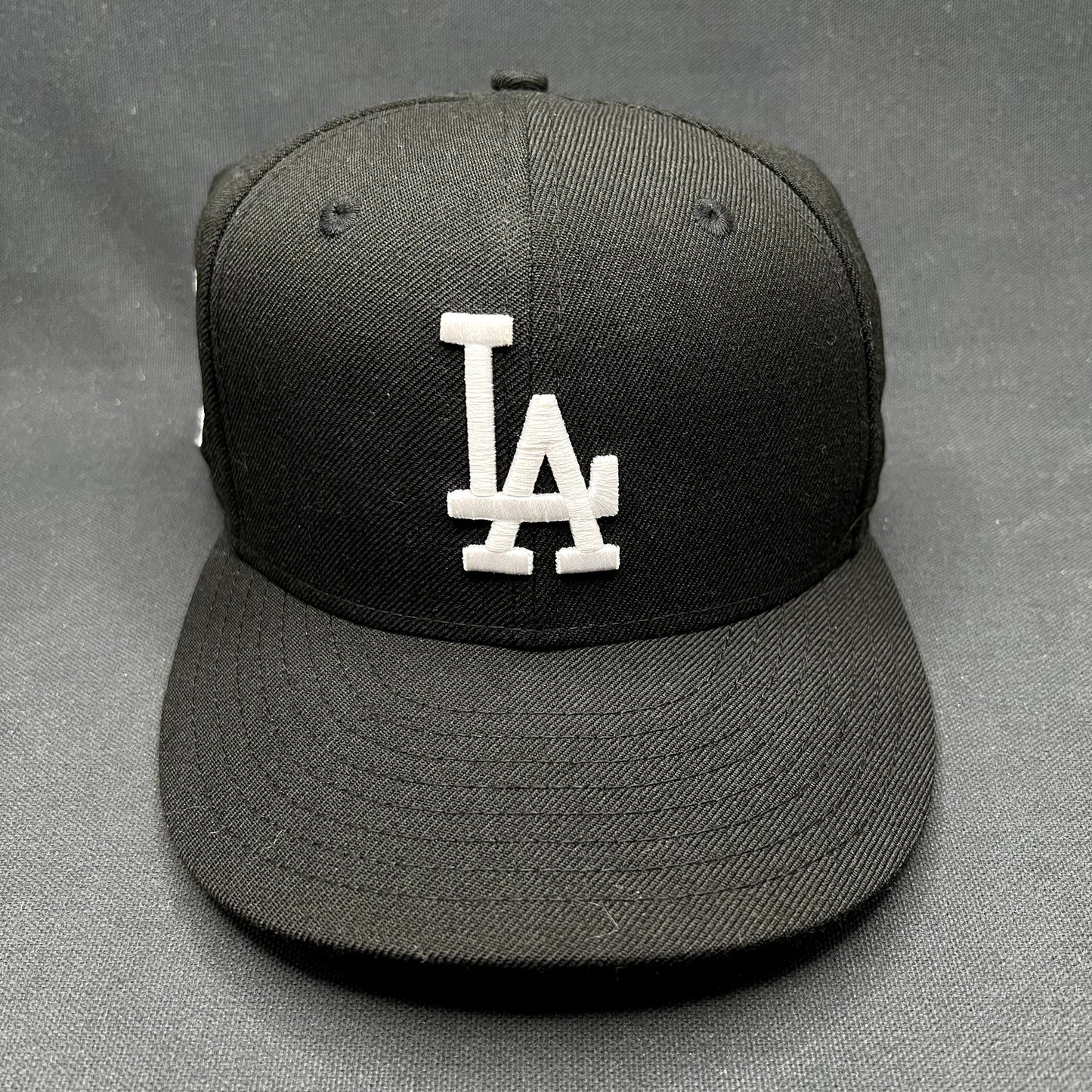 New Era LA Dodgers 59FIFTY Fitted Hat 7 1/8 Black Pink Undervisor
