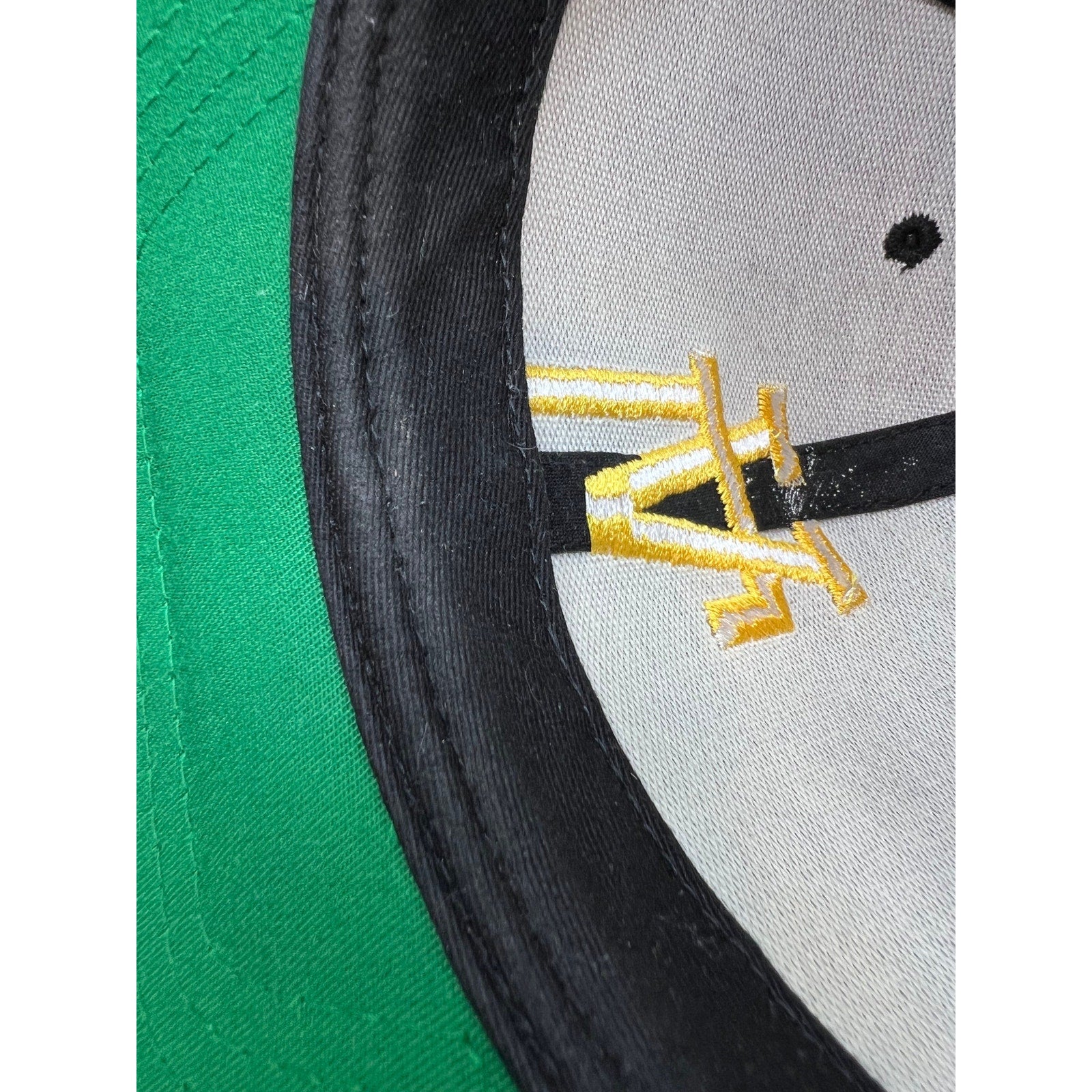 Mid 2000s LA Dodgers Prevail World Series Snapback – Black & Gold Logo Baseball Hat