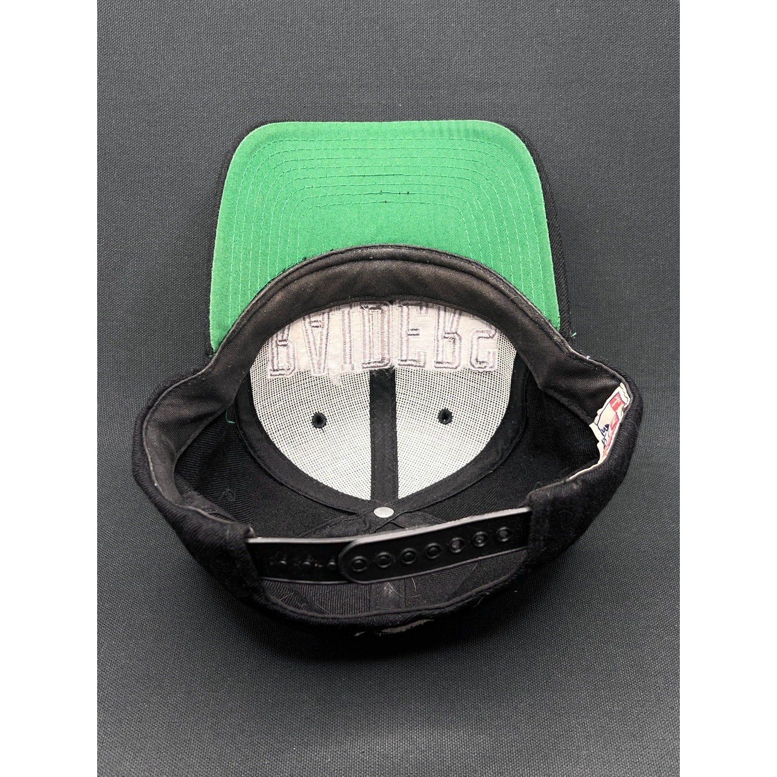 Vintage 1990s Raiders Arch Logo Starter Snapback – “The Natural” Wool Black/Silver