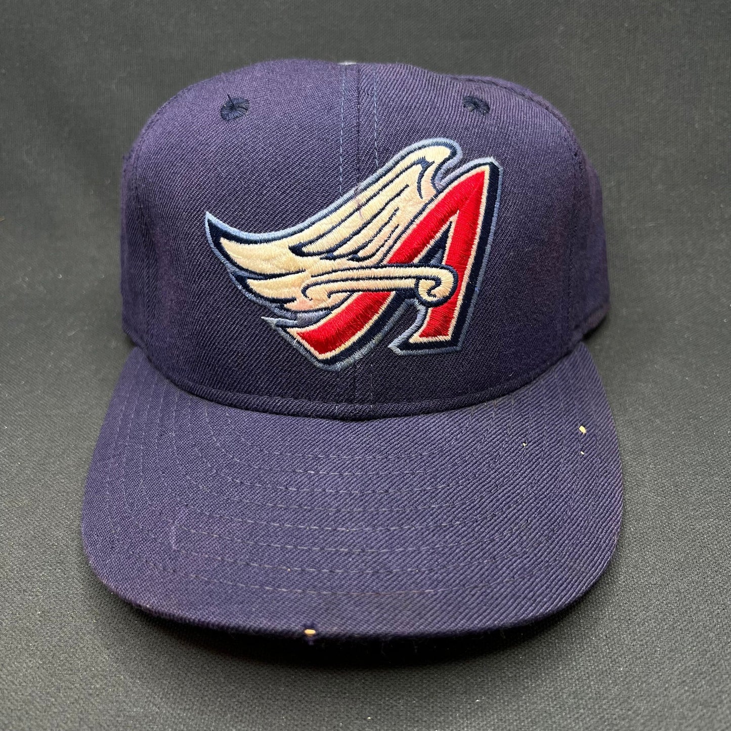 Vintage New Era 5950 Angels Fitted Hat 7 1/4 Diamond Collection Well Worn