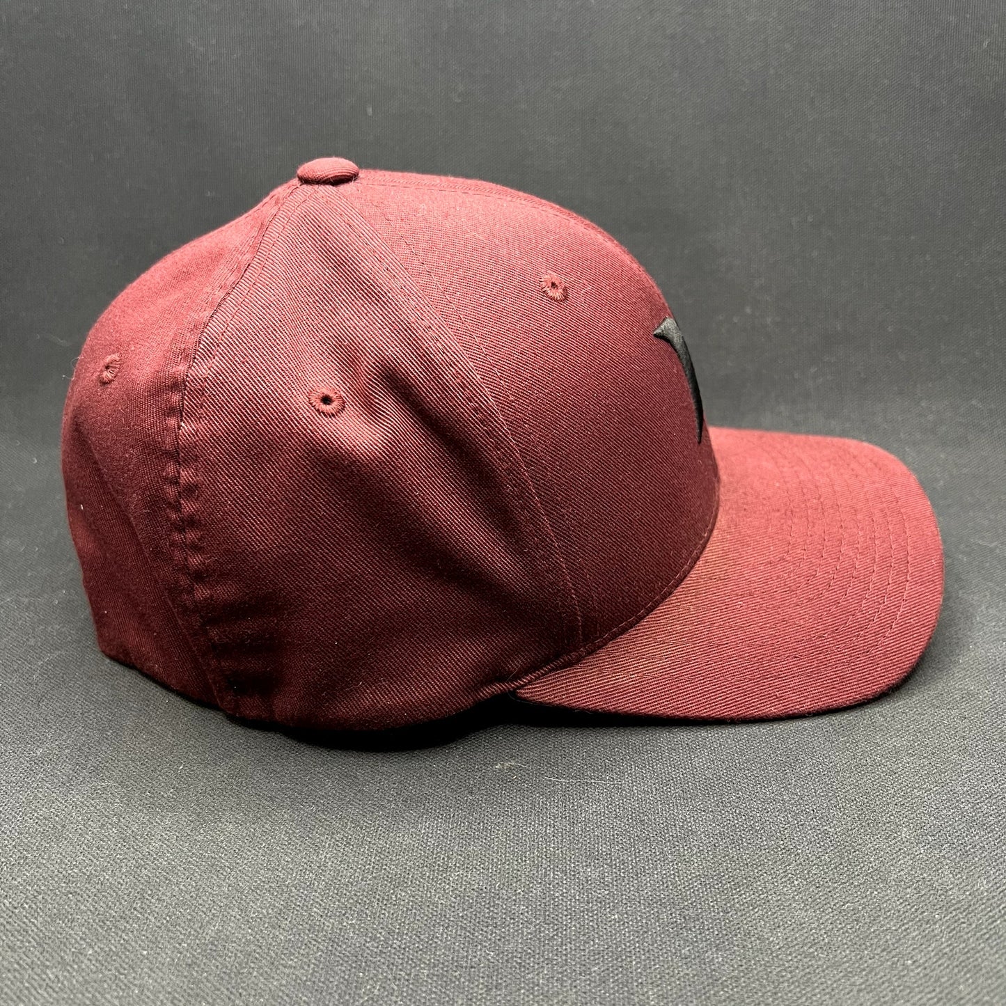 Hurley Flexfit S/M Burgundy Black Logo Stretch Fit Hat