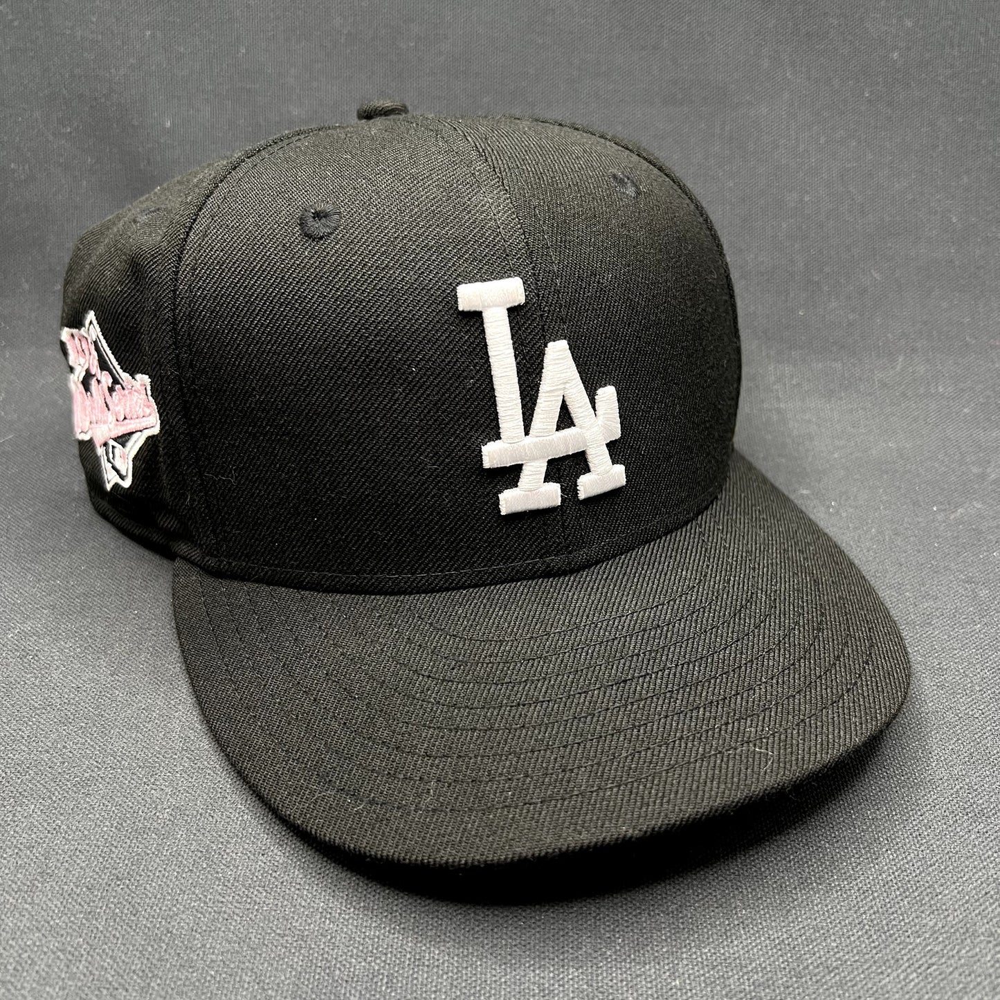 New Era LA Dodgers 59FIFTY Fitted Hat 7 1/8 Black Pink Undervisor