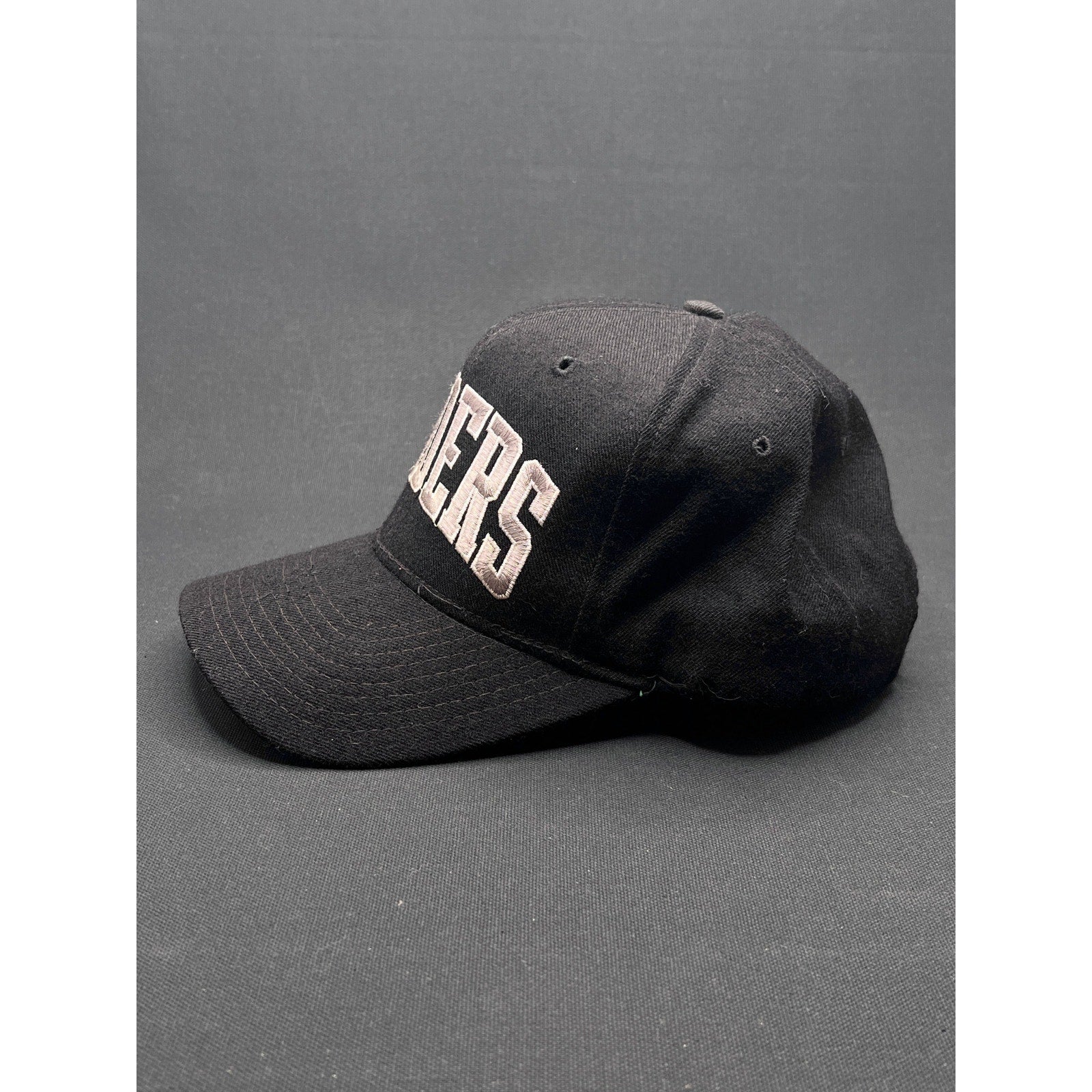 Vintage 1990s Raiders Arch Logo Starter Snapback – “The Natural” Wool Black/Silver